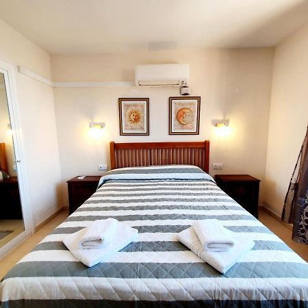 Marina Tower Apartment Фуeнхирола Екстериор снимка