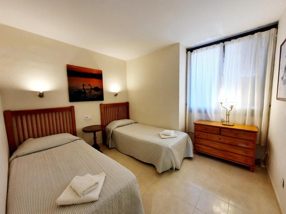 Marina Tower Apartment Фуeнхирола Екстериор снимка