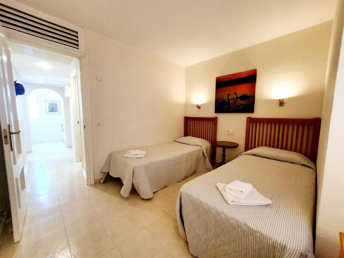 Marina Tower Apartment Фуeнхирола Екстериор снимка