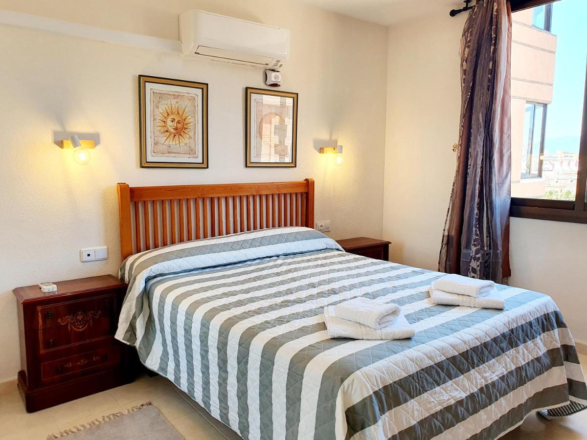 Marina Tower Apartment Фуeнхирола Екстериор снимка