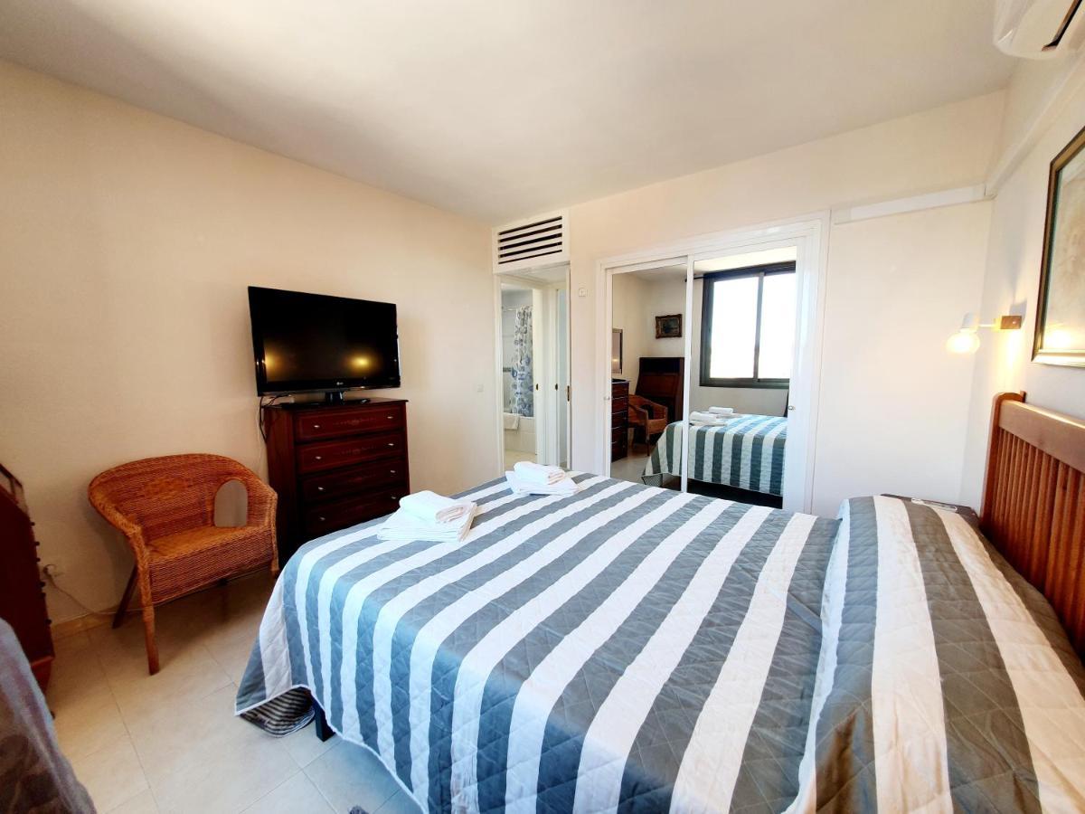Marina Tower Apartment Фуeнхирола Екстериор снимка