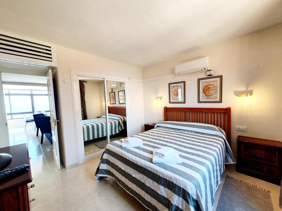 Marina Tower Apartment Фуeнхирола Екстериор снимка