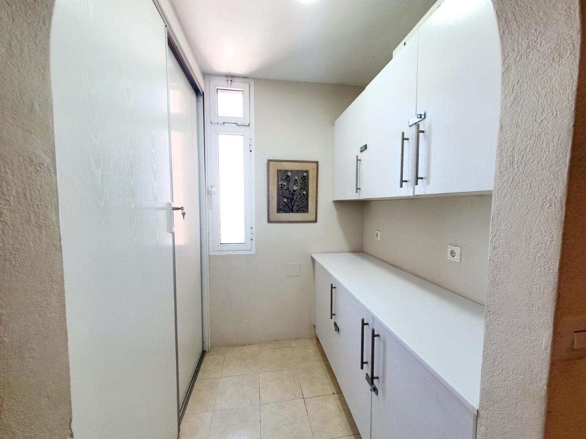 Marina Tower Apartment Фуeнхирола Екстериор снимка