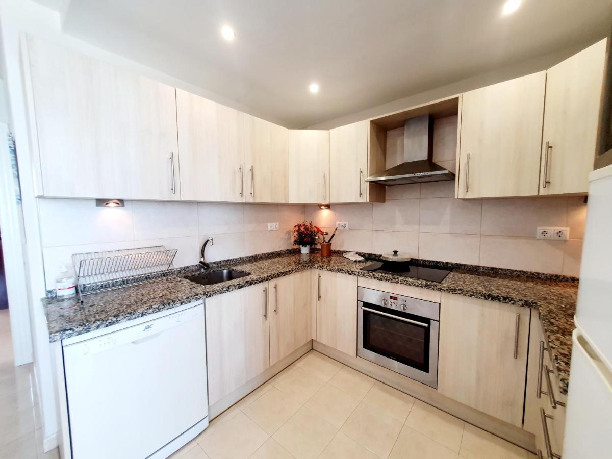 Marina Tower Apartment Фуeнхирола Екстериор снимка