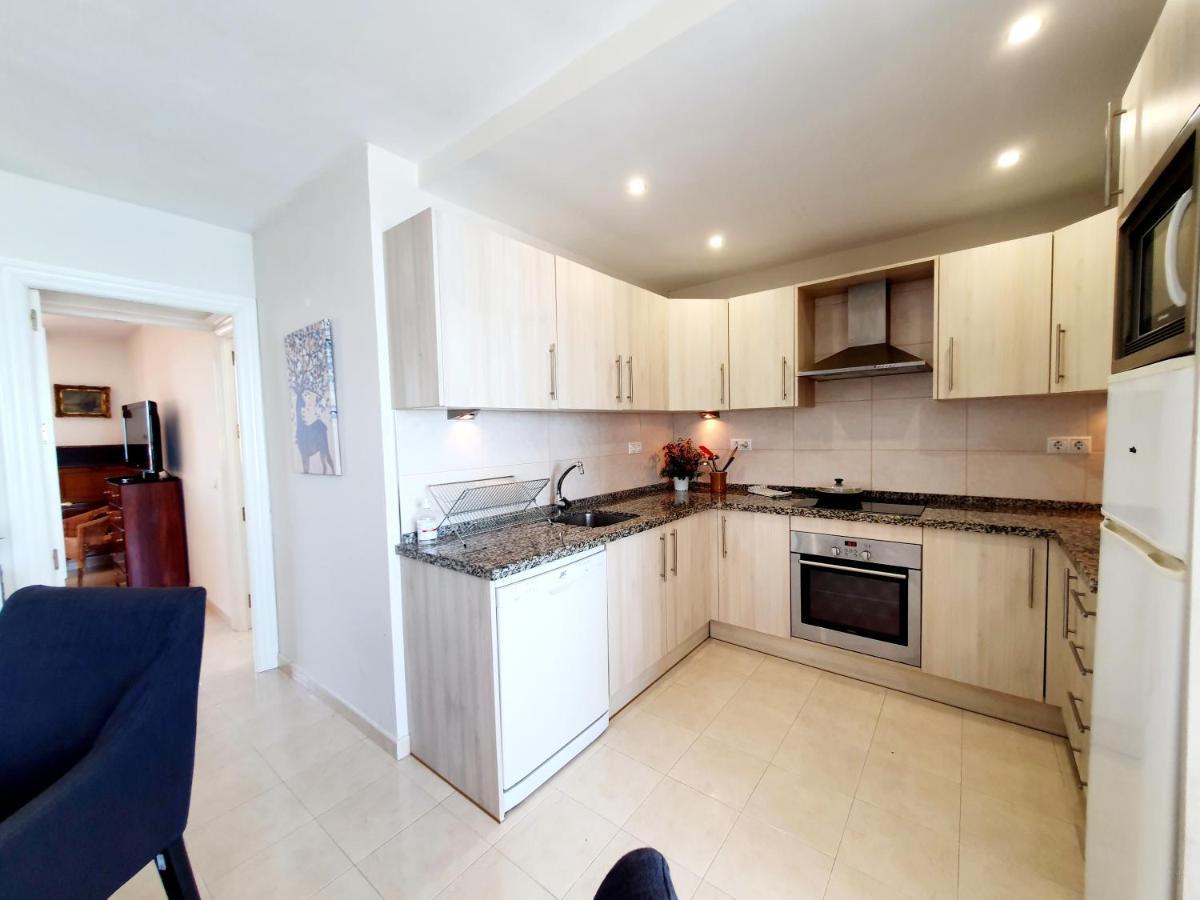 Marina Tower Apartment Фуeнхирола Екстериор снимка