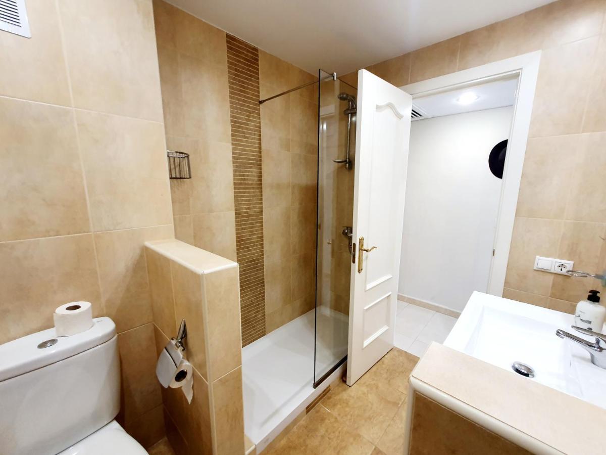 Marina Tower Apartment Фуeнхирола Екстериор снимка