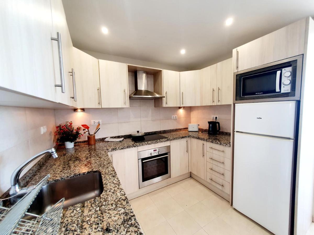 Marina Tower Apartment Фуeнхирола Екстериор снимка