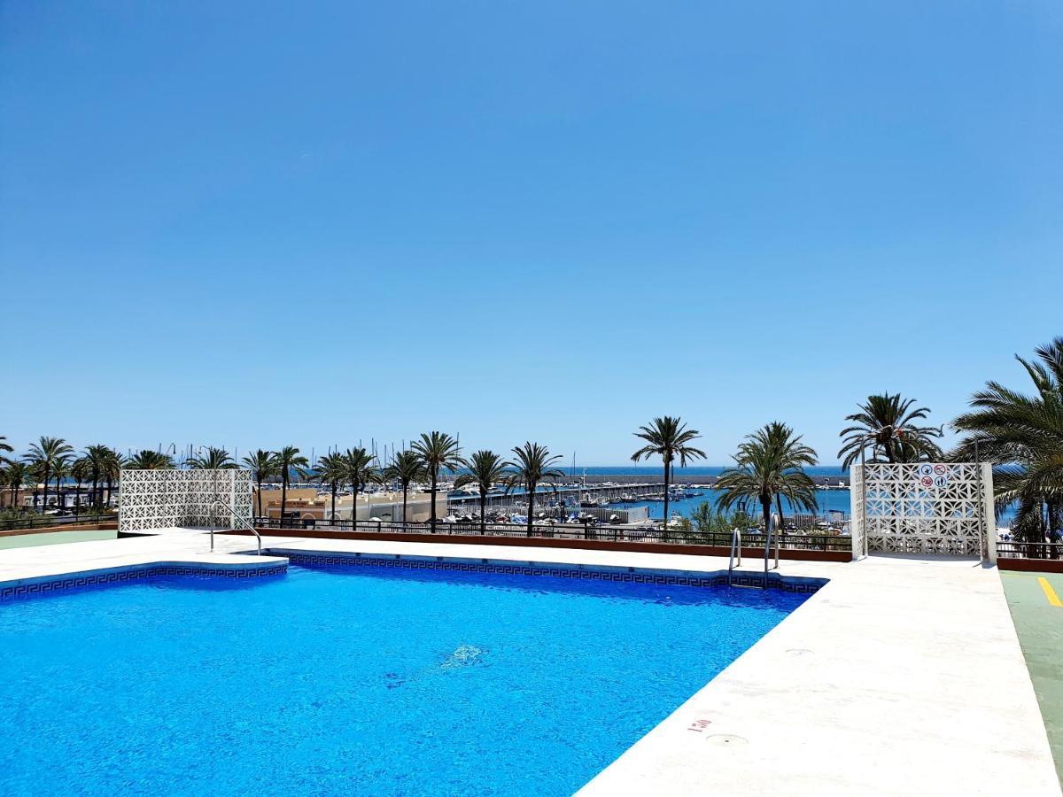 Marina Tower Apartment Фуeнхирола Екстериор снимка