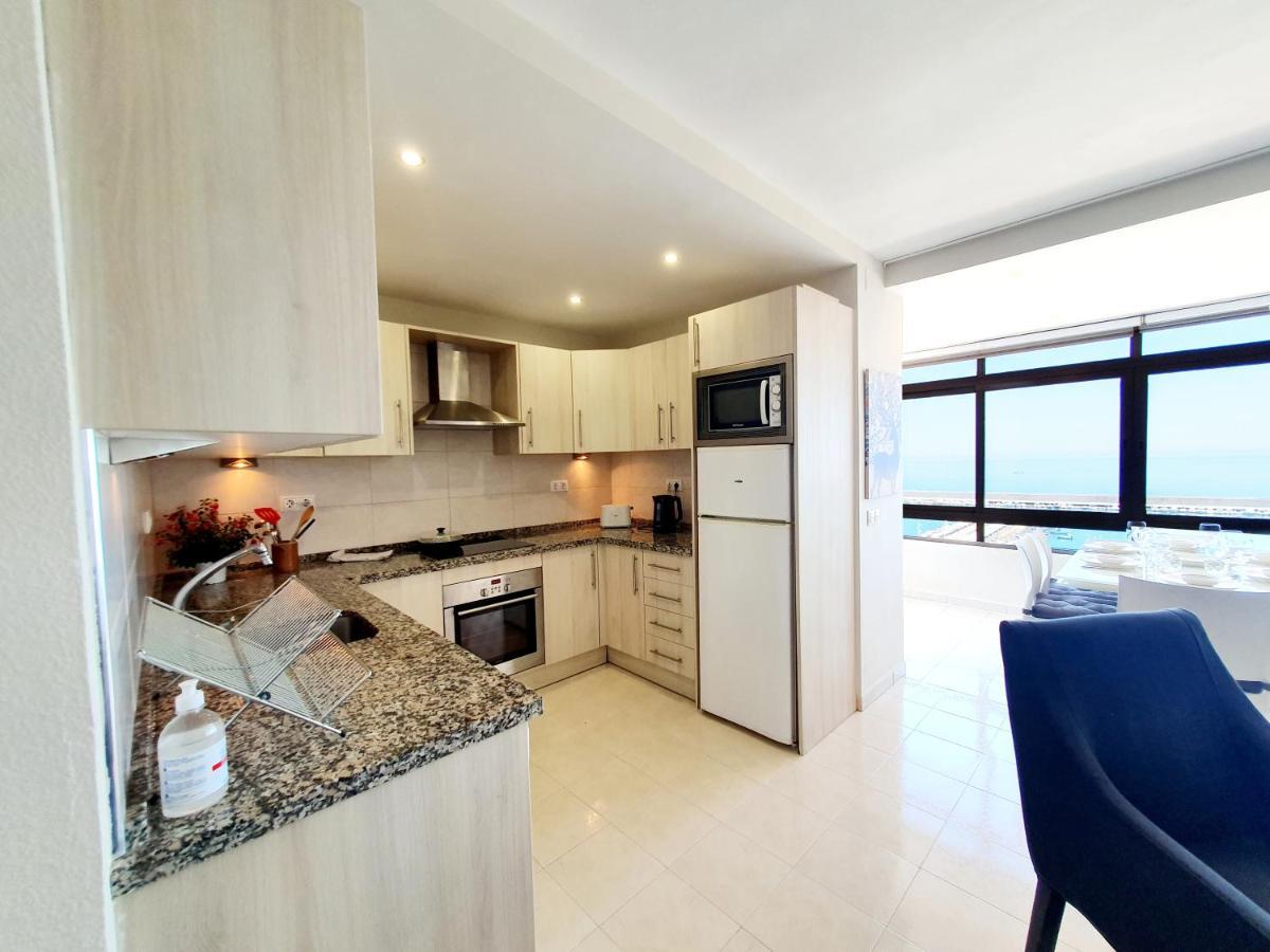 Marina Tower Apartment Фуeнхирола Екстериор снимка