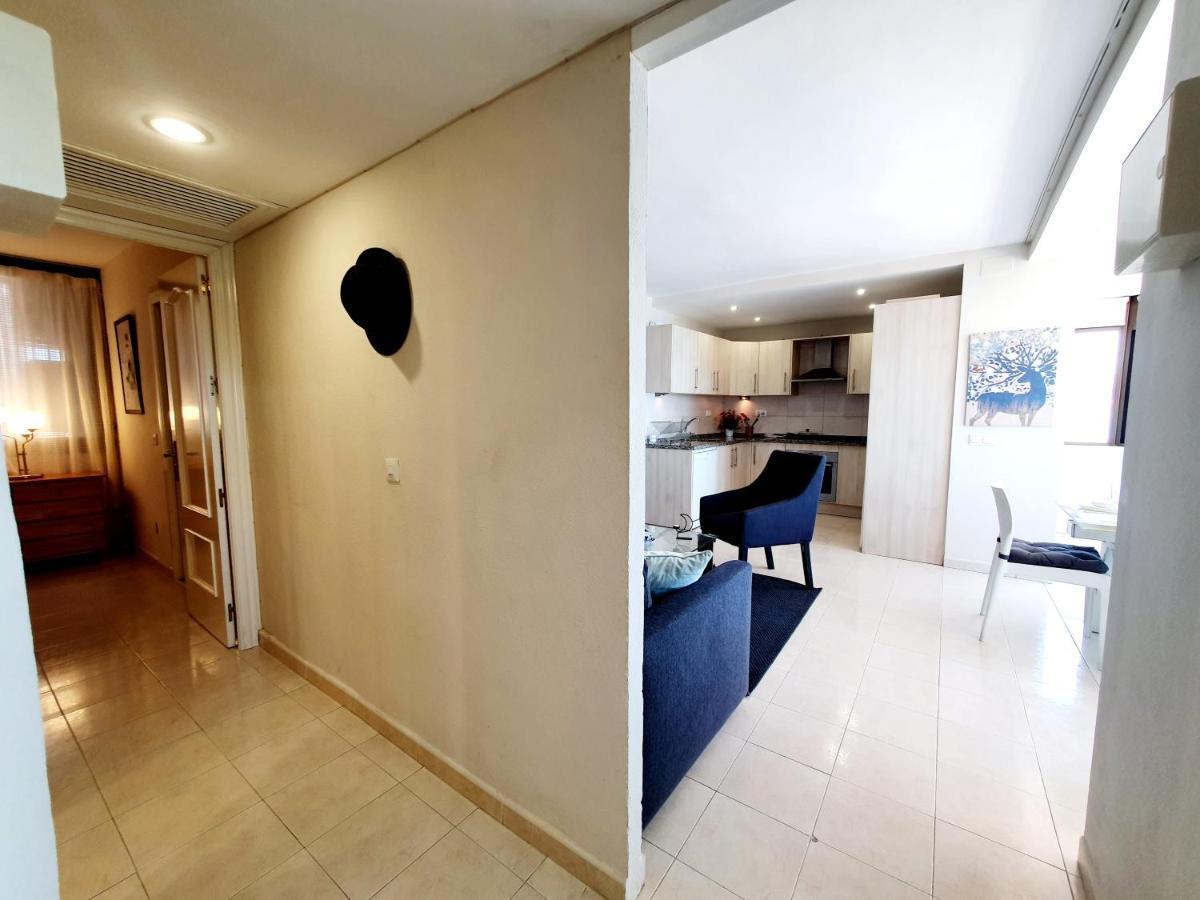 Marina Tower Apartment Фуeнхирола Екстериор снимка
