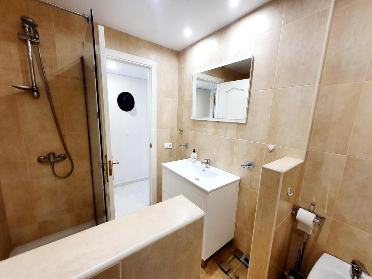 Marina Tower Apartment Фуeнхирола Екстериор снимка