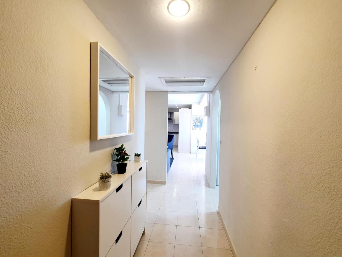 Marina Tower Apartment Фуeнхирола Екстериор снимка